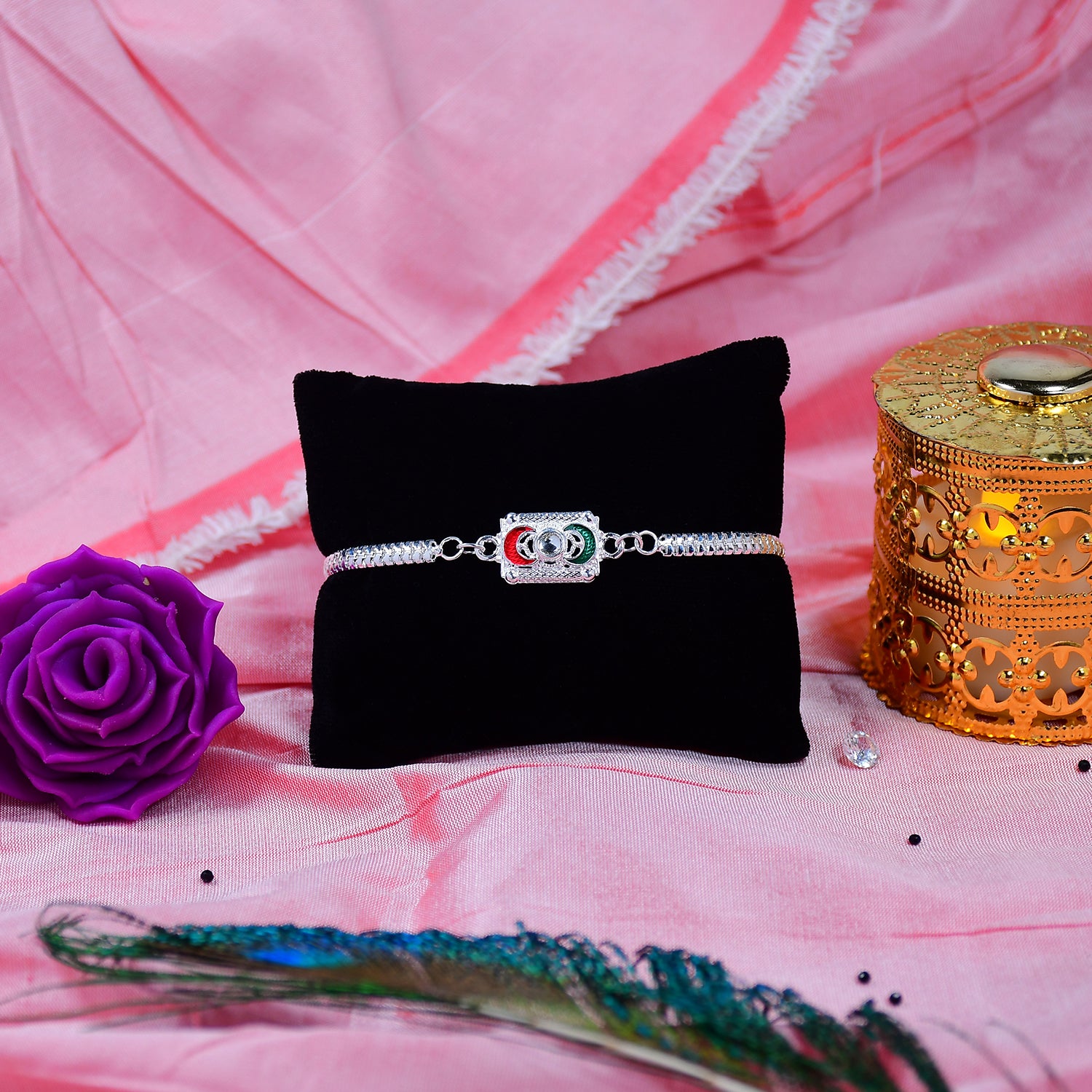 Trendy Geometric Rakhi With Linked Ring Design And Polished Chain Trendy Geometric Rakhi With Linked Ring Design And Polished Chain